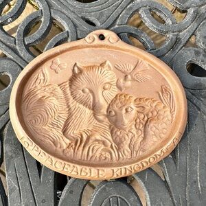 Beautiful vintage peaceable kingdom hartstone signed cookie mold